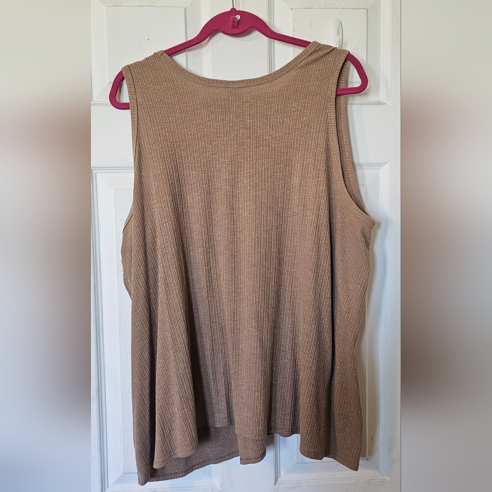 Old Navy Ribbed Beige Top - Picture 4 of 4